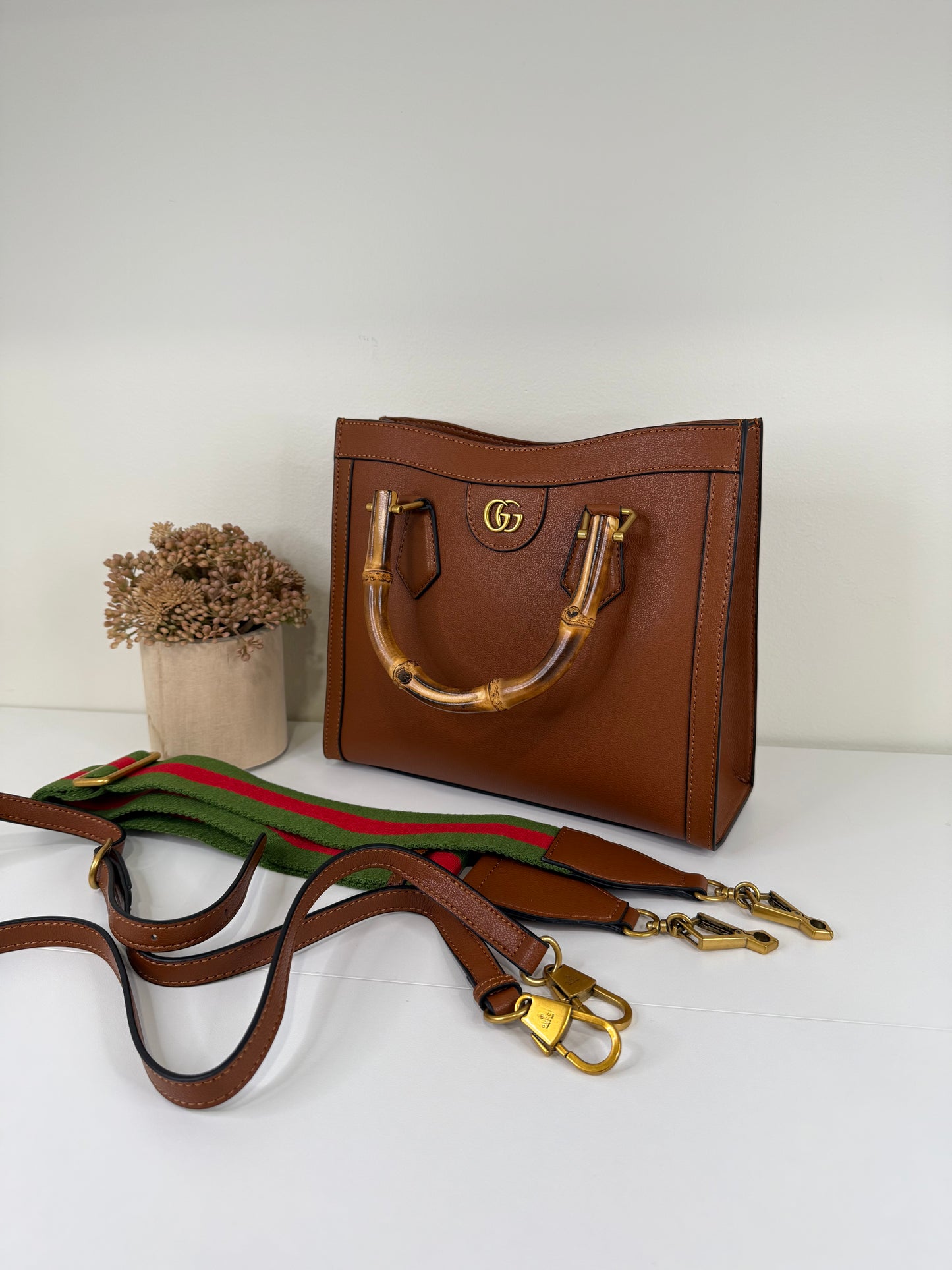 Rustic 10.5" 4.5" 9" Bag Natural Wood Handle and Structured Design