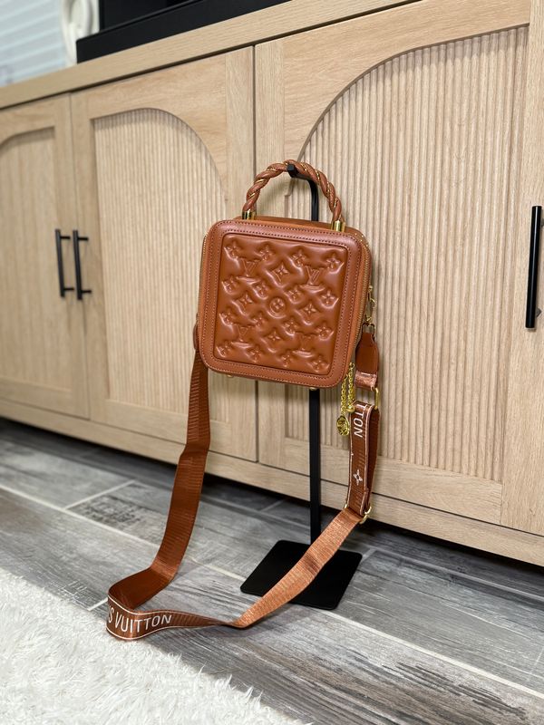 Chic Quilted Square Crossbody Bag