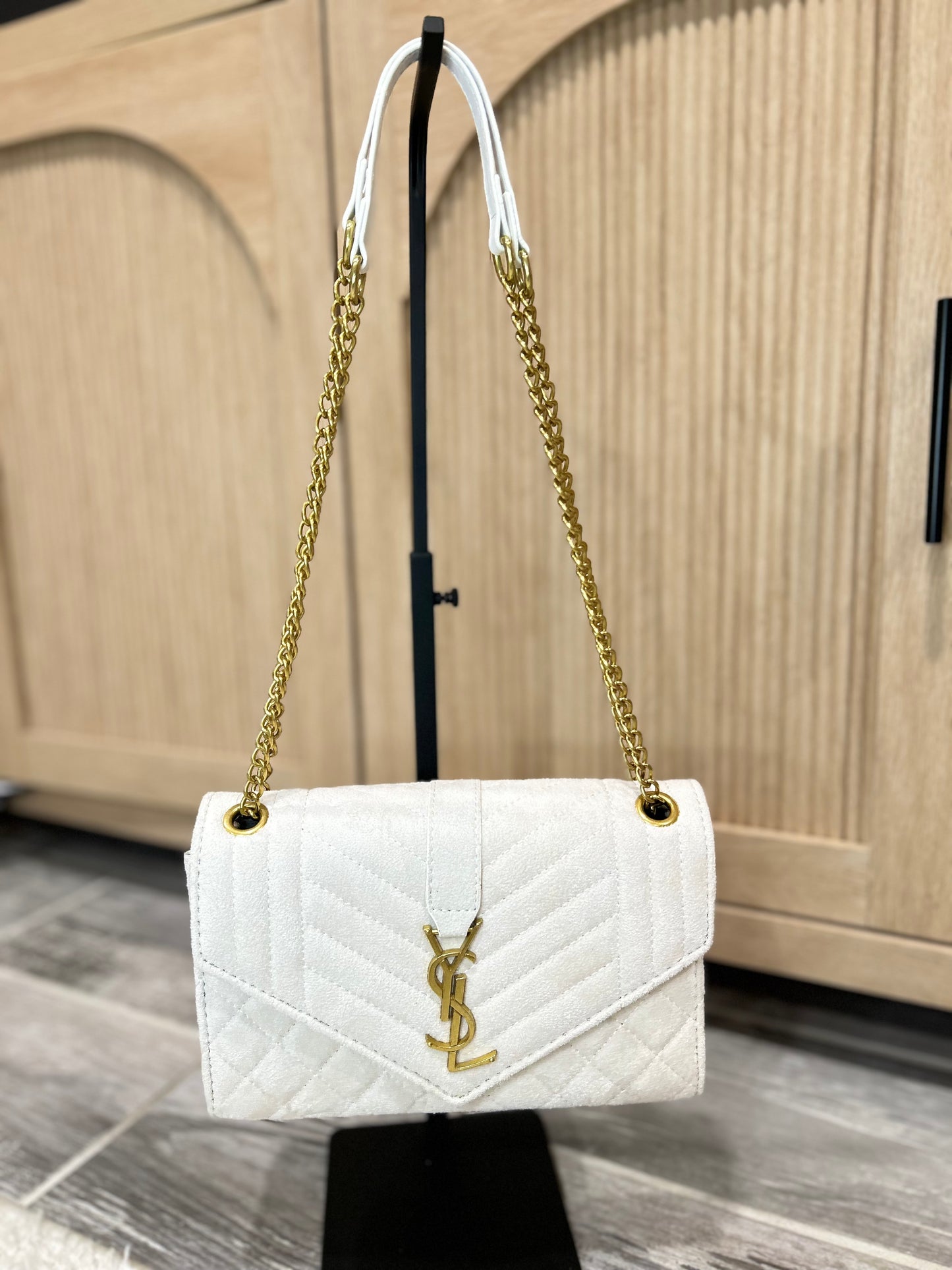Chic White Chevron Quilted Flap Bag with Gold Chain Strap