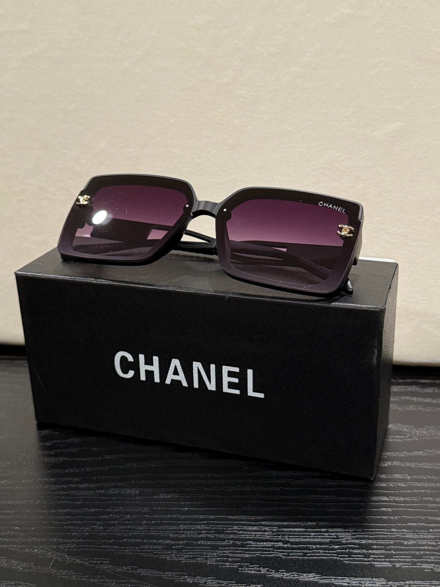 Glamorous Square Frame Gradient Lens Shades