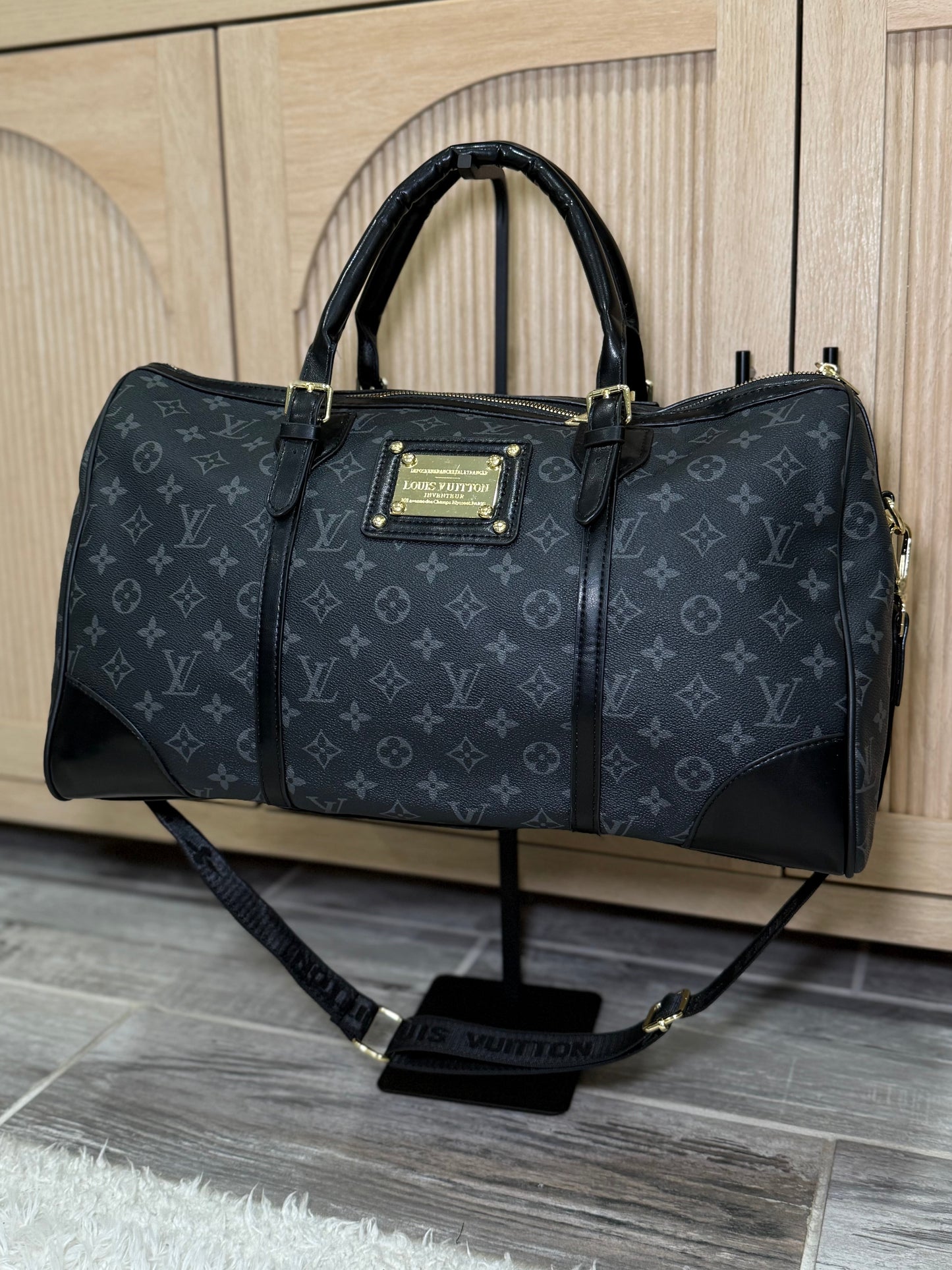 Chic Multicolor Logo Duffel Bag