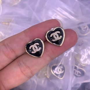 Classy Heart Shaped Black Enamel Earrings