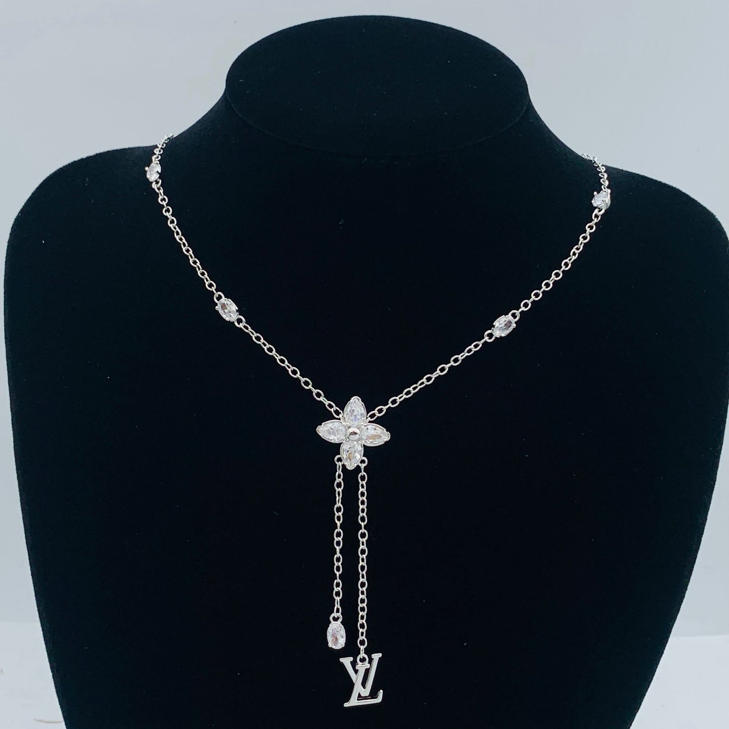 Elegant Dainty Floral Drop Pendant Necklace