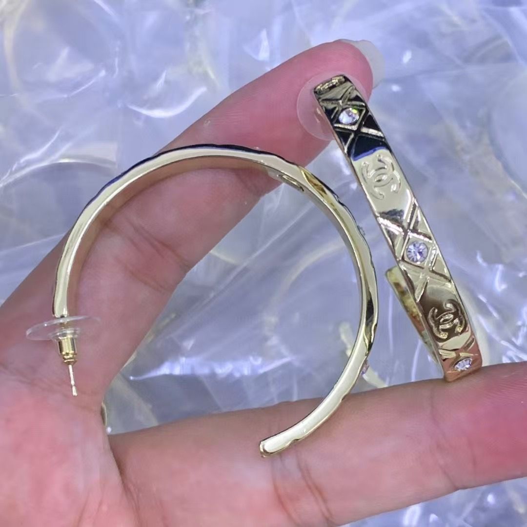 Chic Lattice Pattern Half-Hoop Earrings