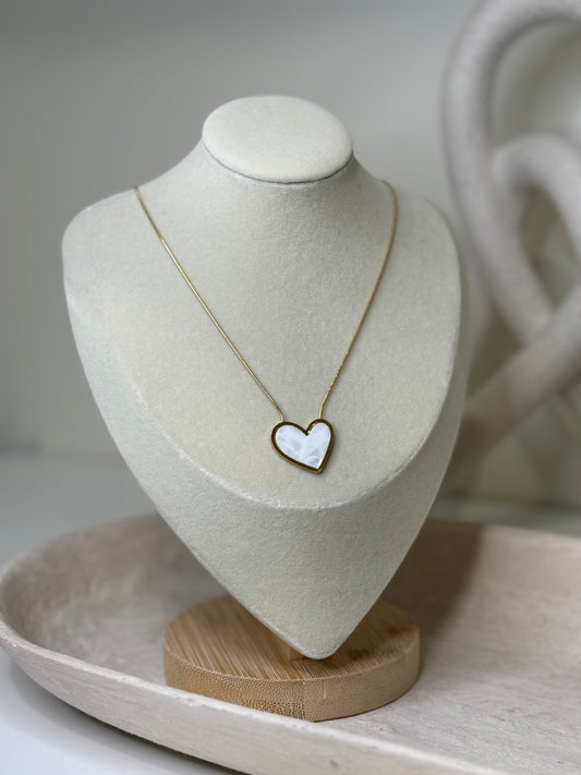 Opulent Heart Shaped Marble Pendant 9"1/4" Necklace