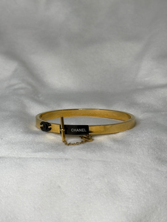 Contemporary Bangles with Chain Design 7"1/2" Modern Elegance