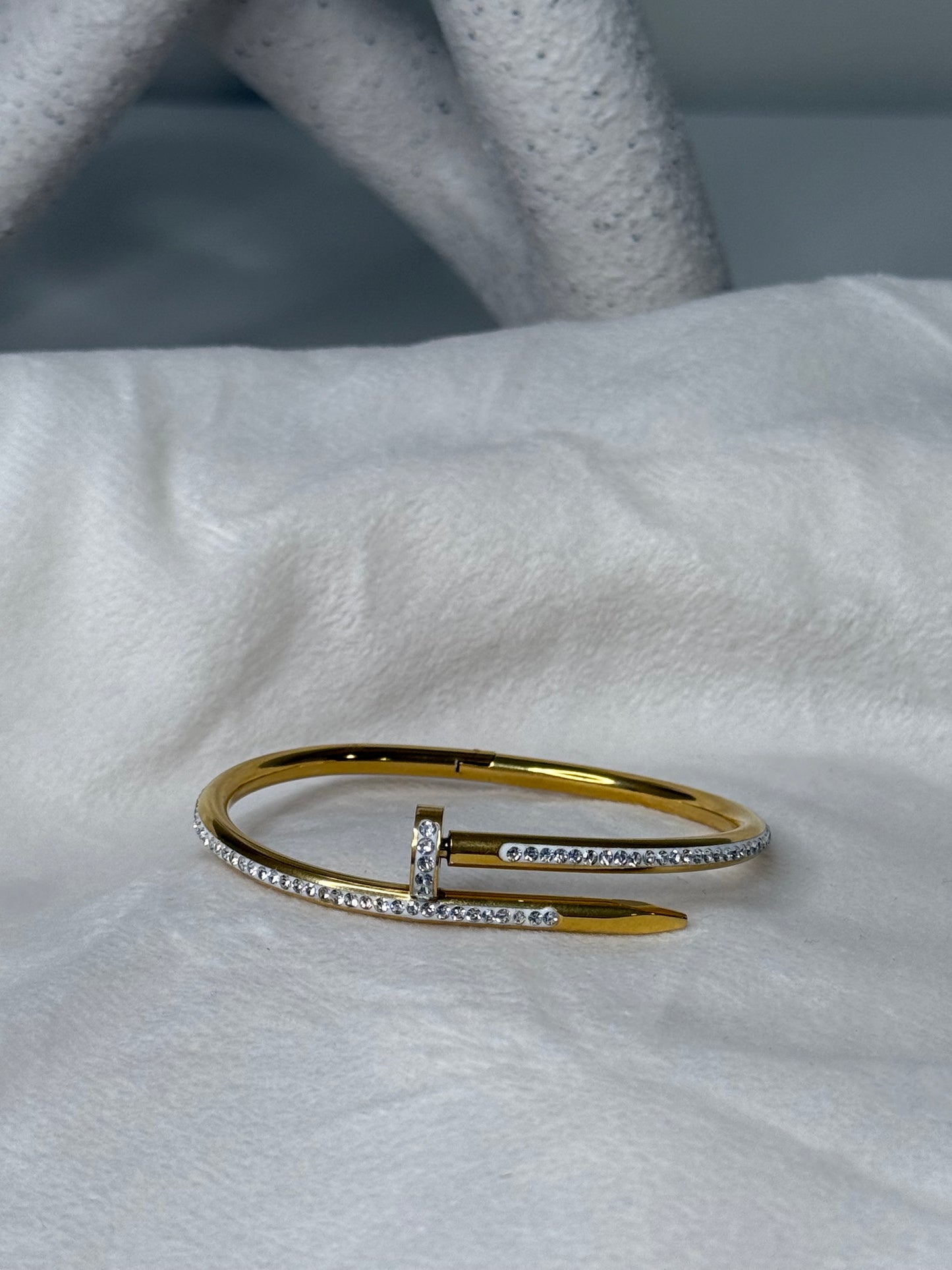 Modern Minimalist Bent Nail 8" Bangle Edge Design