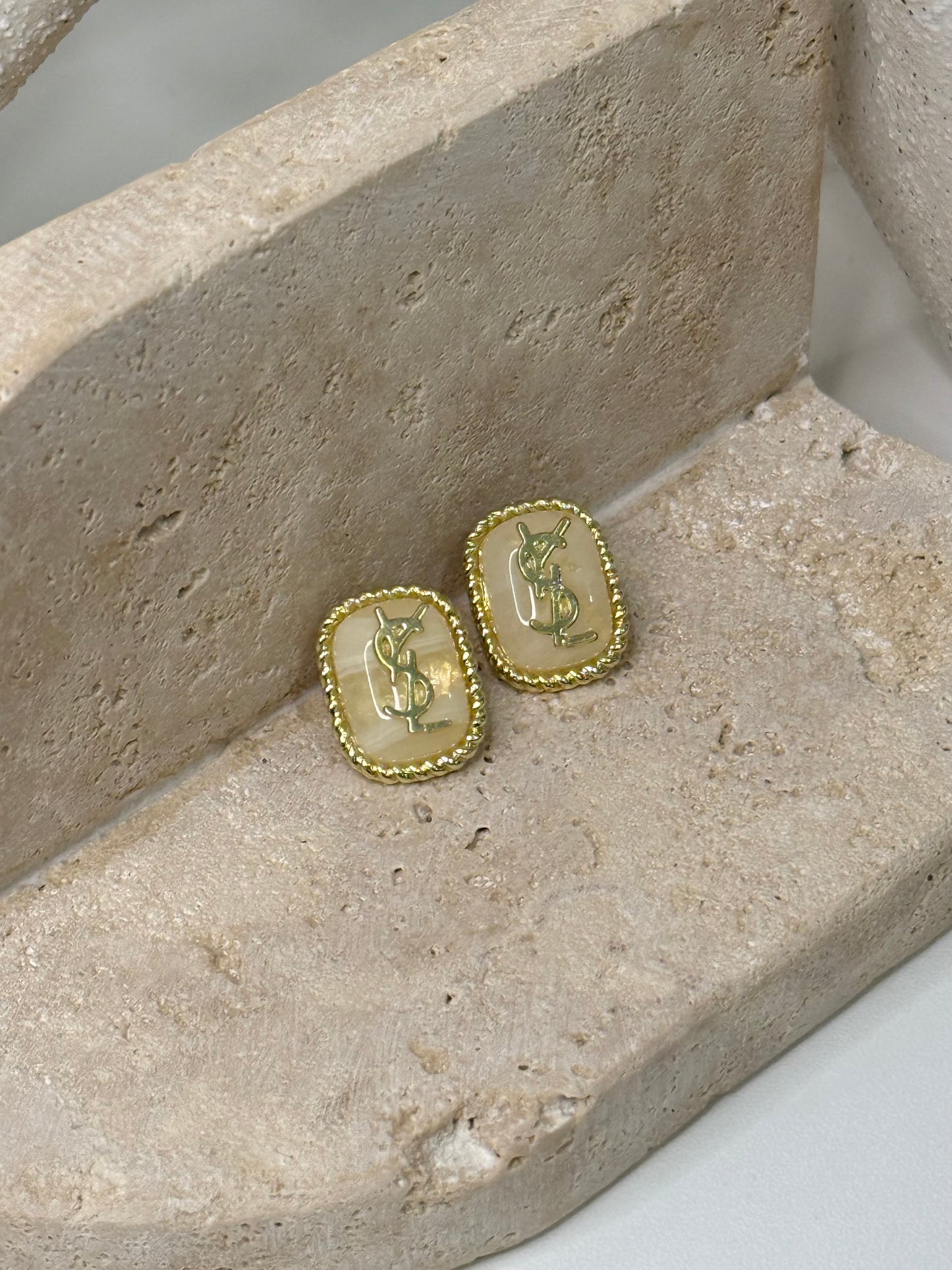 Pearly Marble Square 13/16" Width Earrings