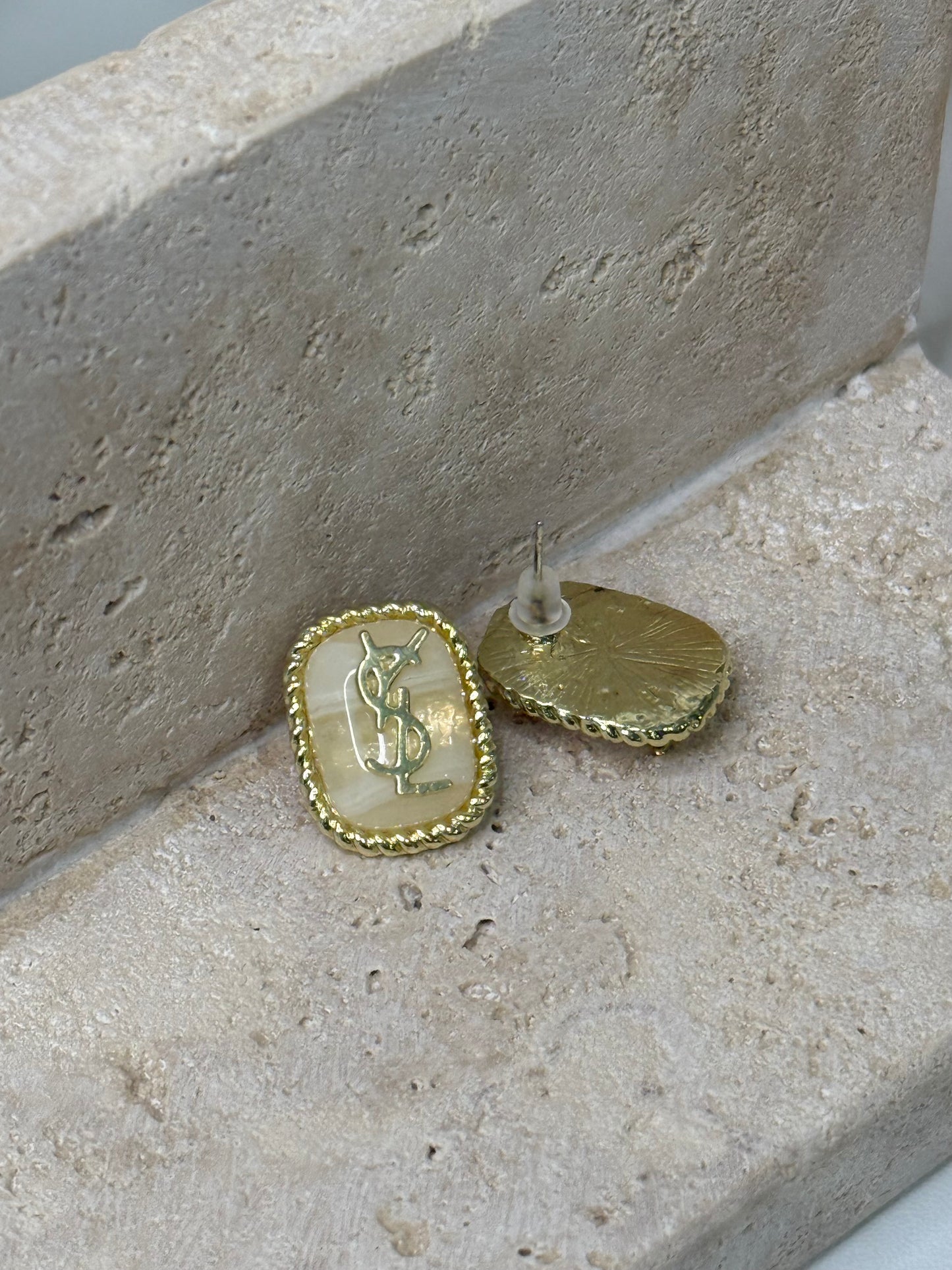 Pearly Marble Square 13/16" Width Earrings