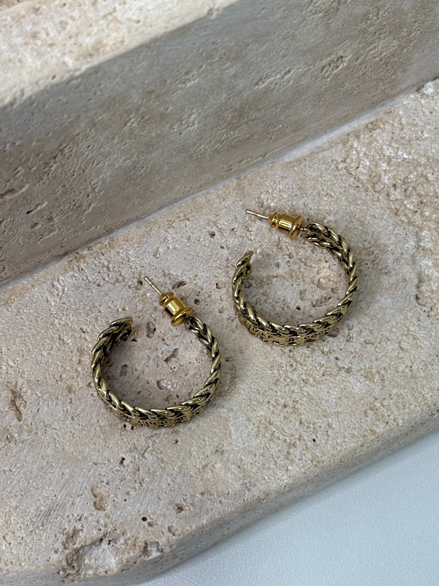 Minimalist Hoop Earrings 7/8" Weathered Link Design