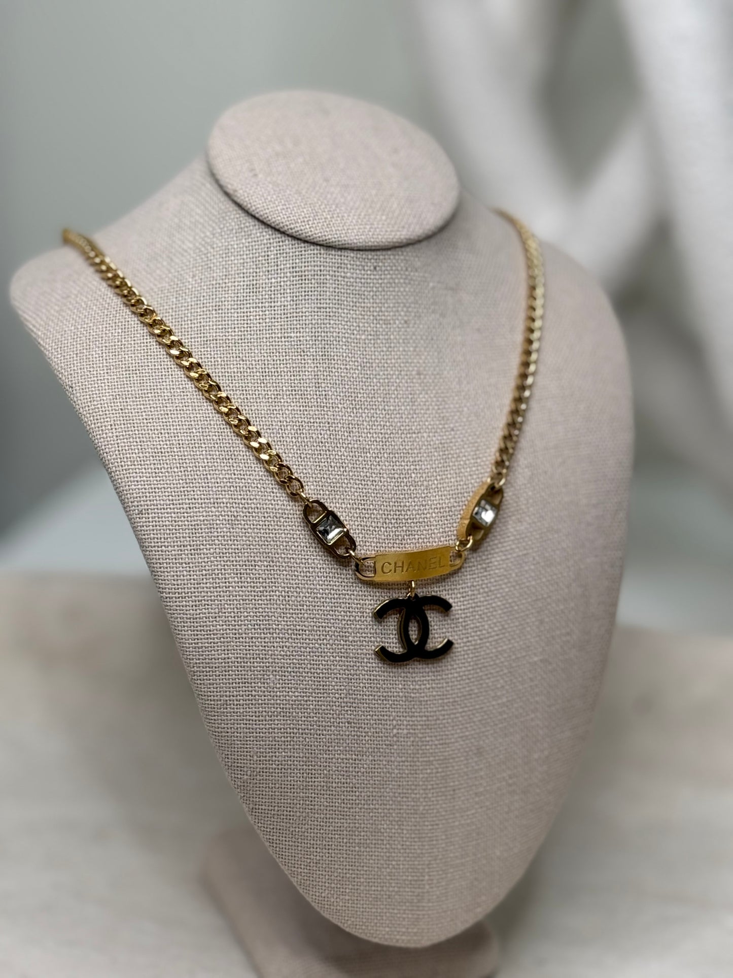 Fashion Forward 10"1/2 3/4" Necklace Logo and Slightly Thicker Chain