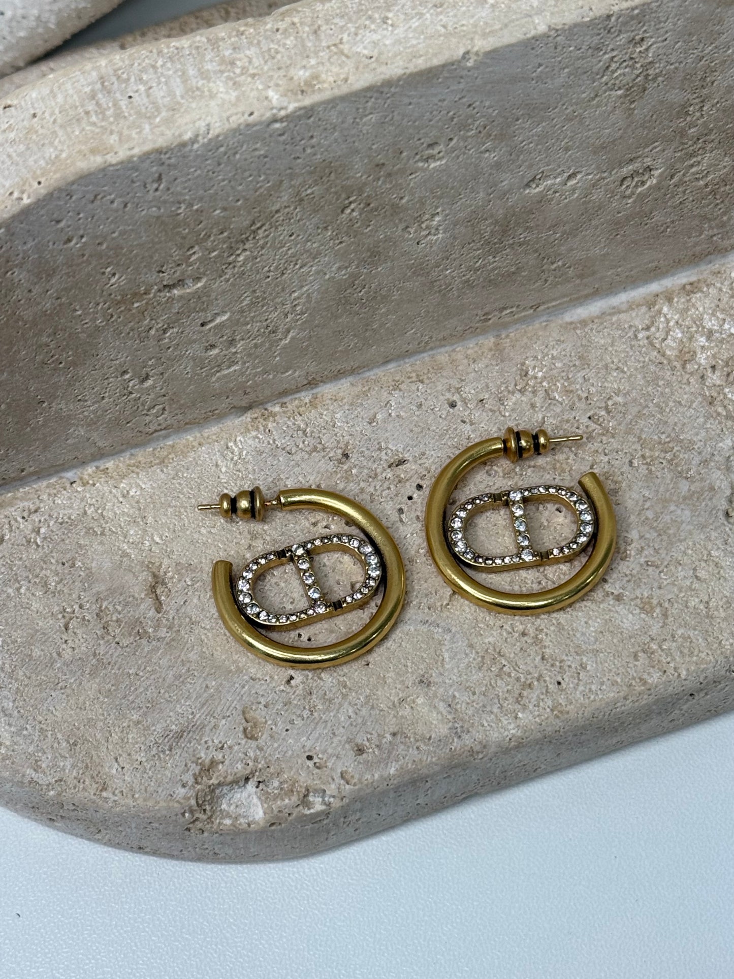 Radiant Gold Hoop 1" 1/16" Earrings with Diamond Logo