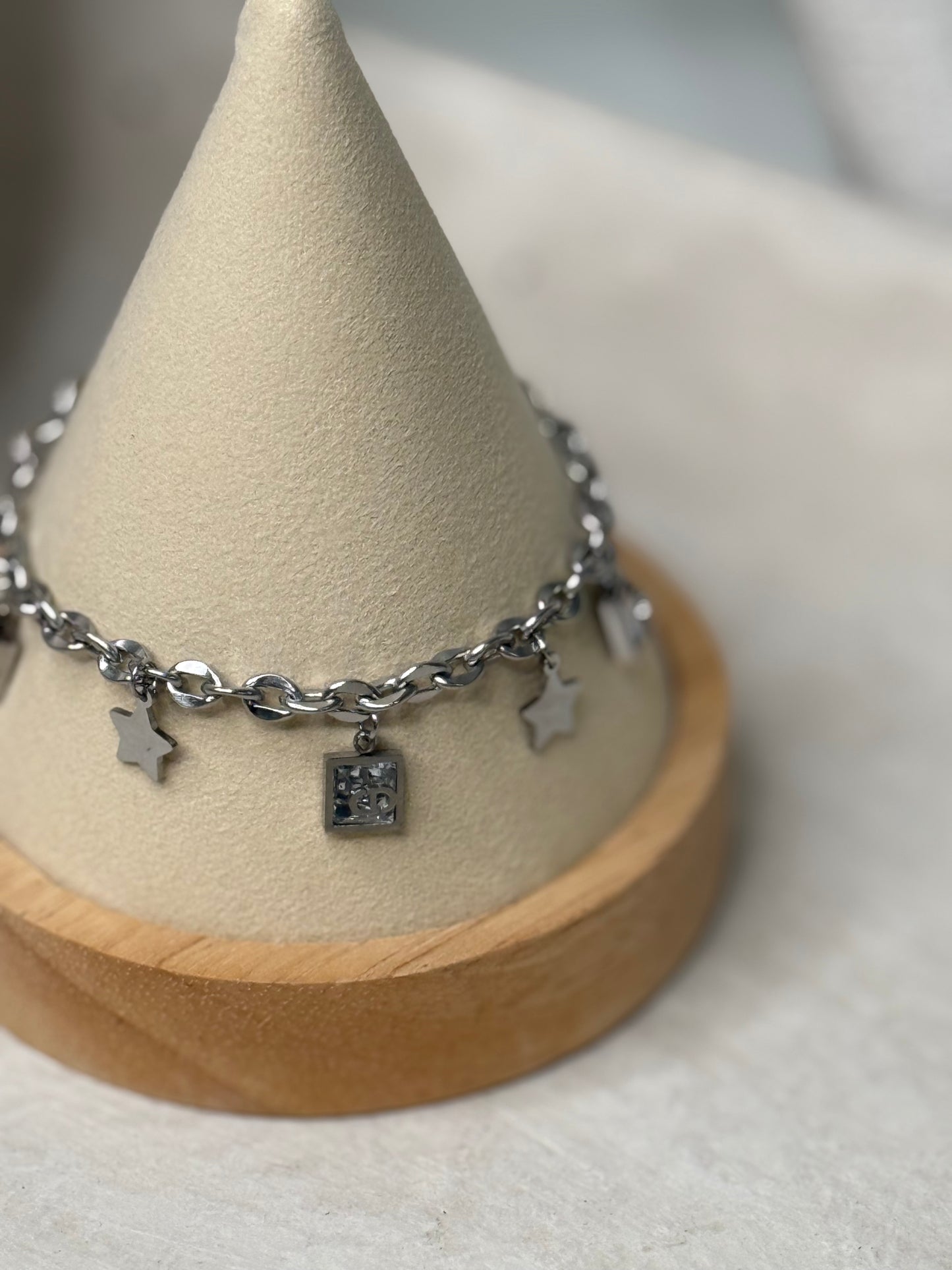 Stylish Silver 8" 1/4" Bracelet with 5 Mini Diamond Charms and Star Accents