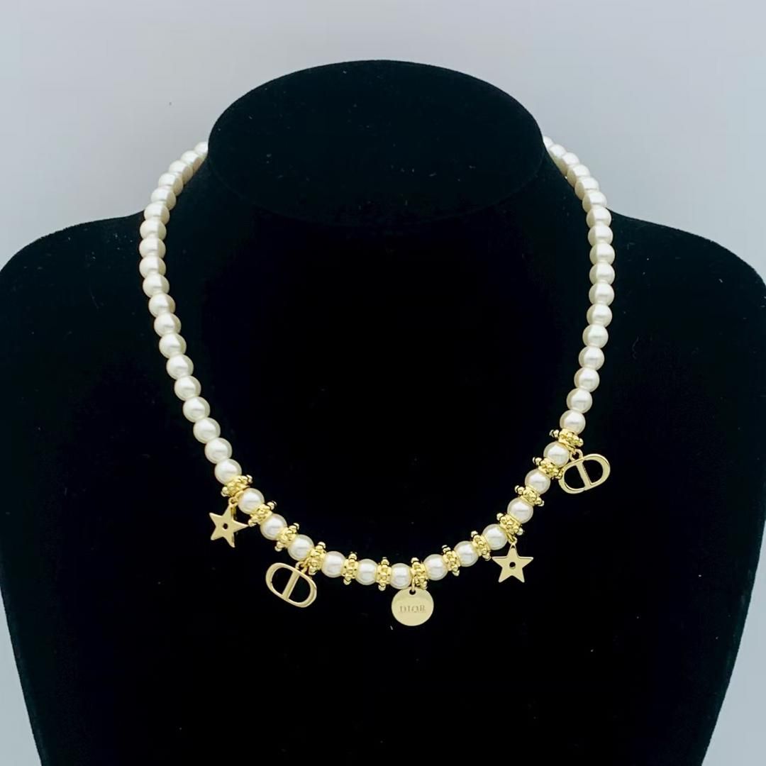 Luxury Faux Pearl Choker Necklace with Gold-Tone Star and Oval Charm Accents