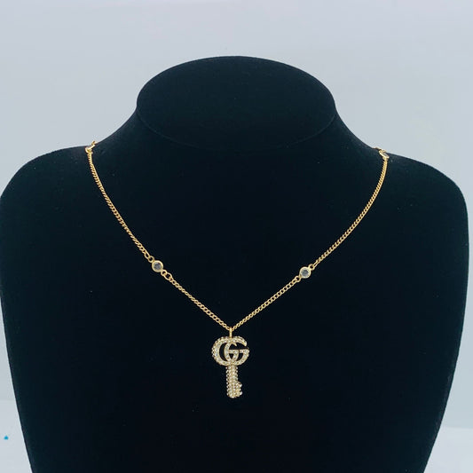 Chic Rhinestone Key Necklace - Delicate Gold Chain