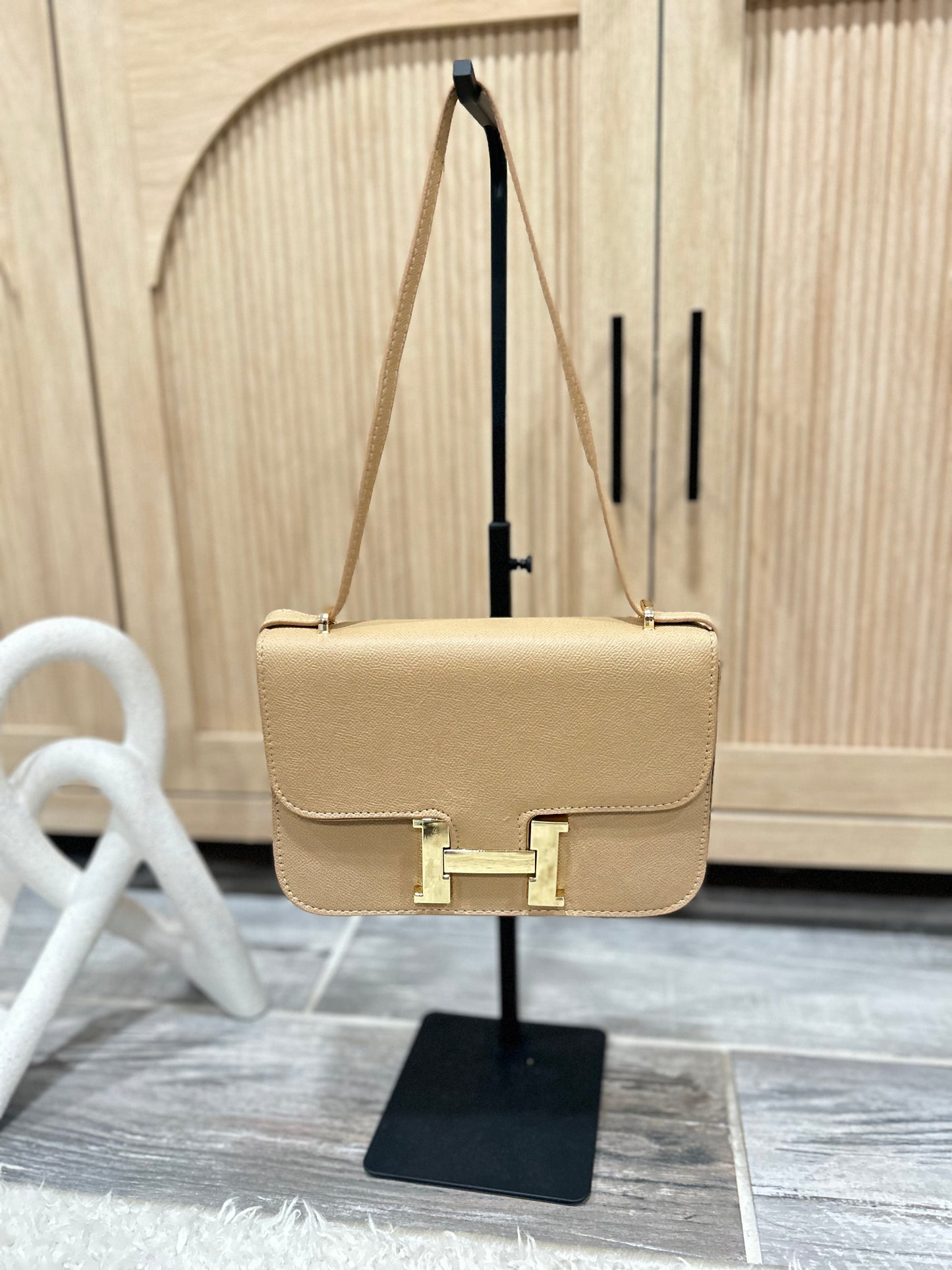 Minimalist Light Brown Flap Handbag with Structured Silhouette