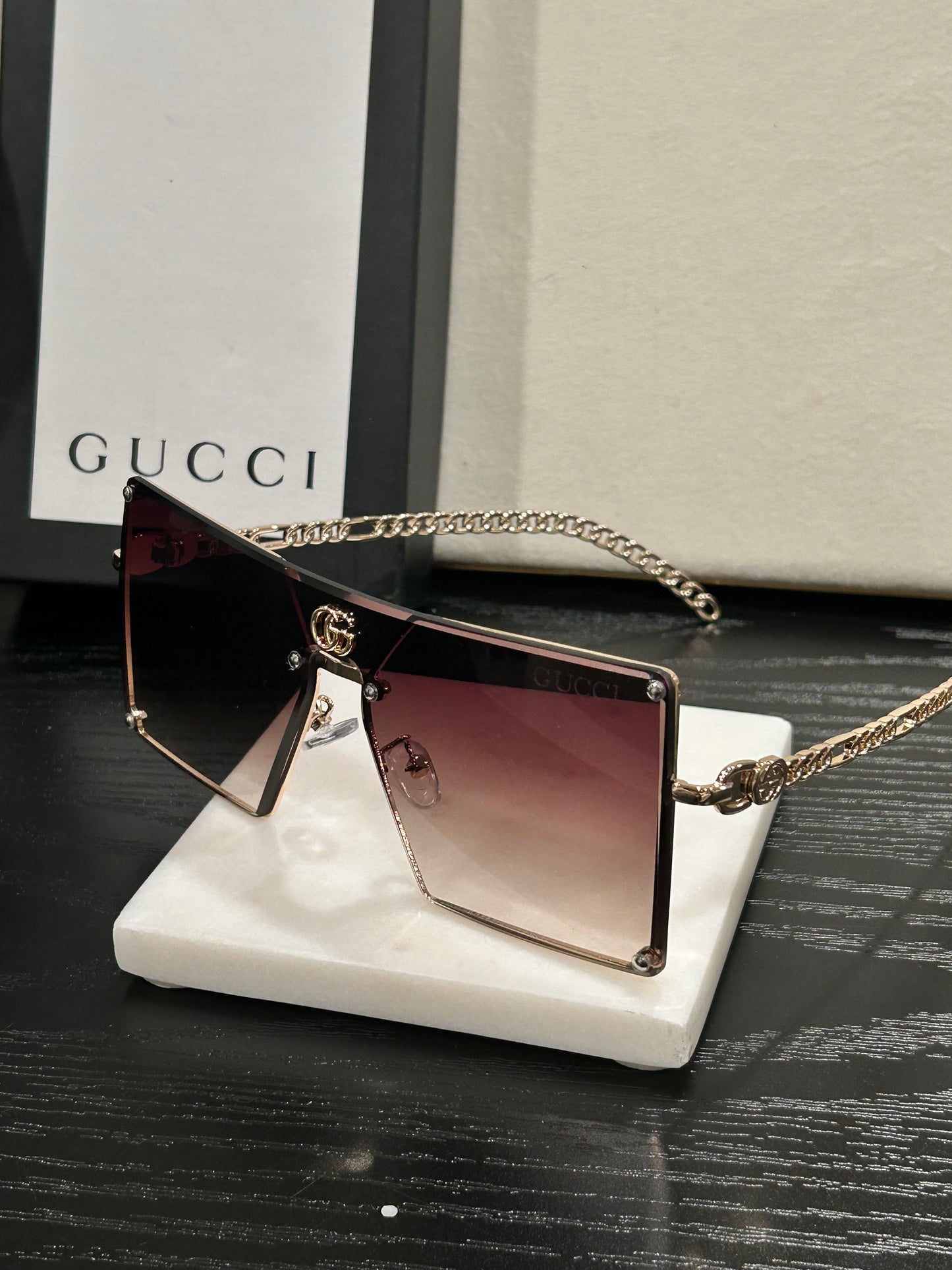 Chic Oversized Chain Temple Shield Sunglasses Gradient Brown Lens