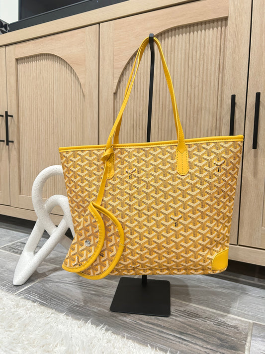 Luxury Geometric Print Shoulder Bag in Bright Yellow