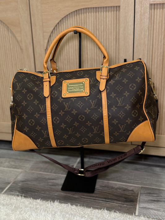 Chic Multicolor Logo Duffel Bag