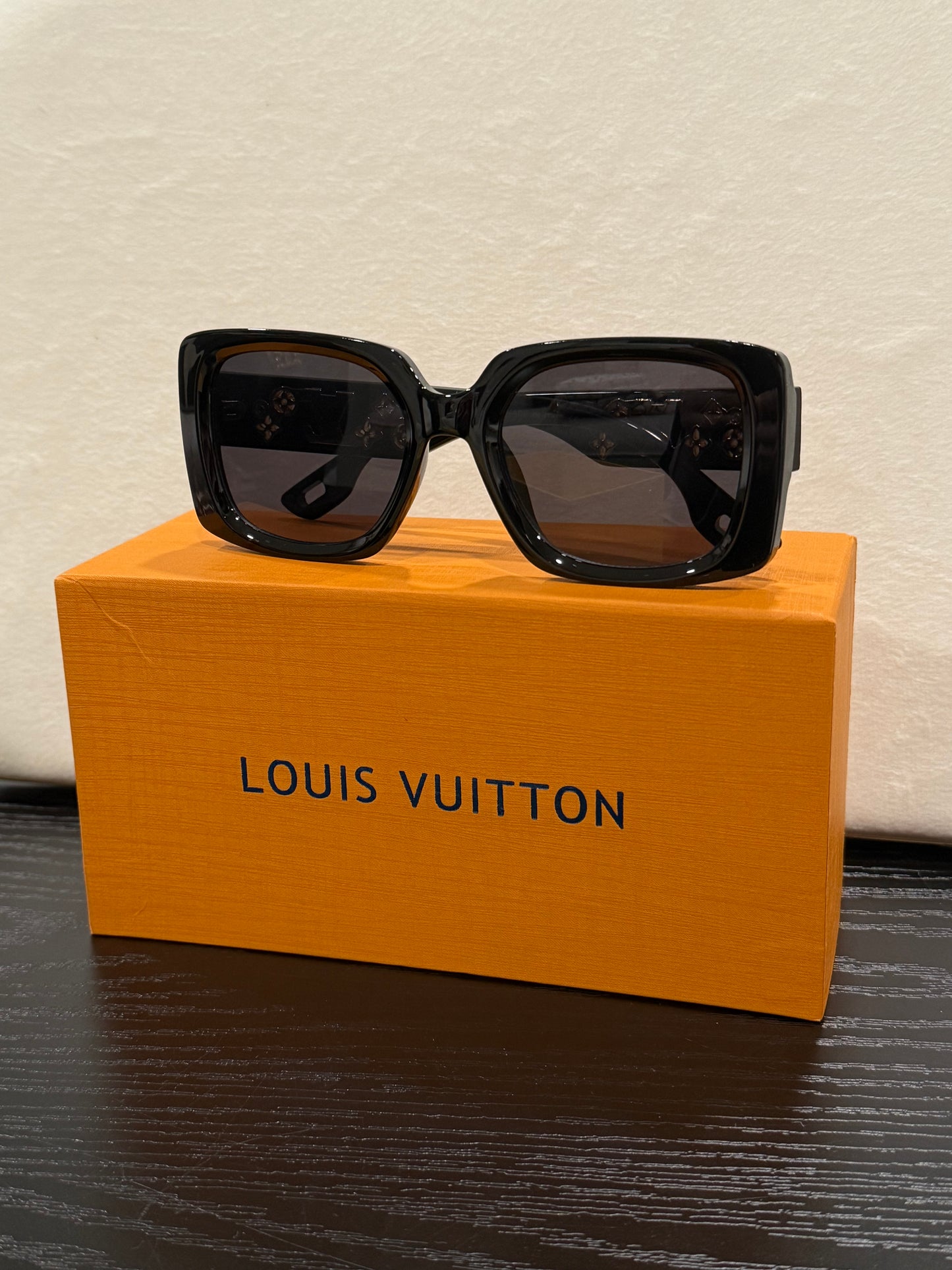 Chic Black Square Frame Sunglasses with Embellished Temples
