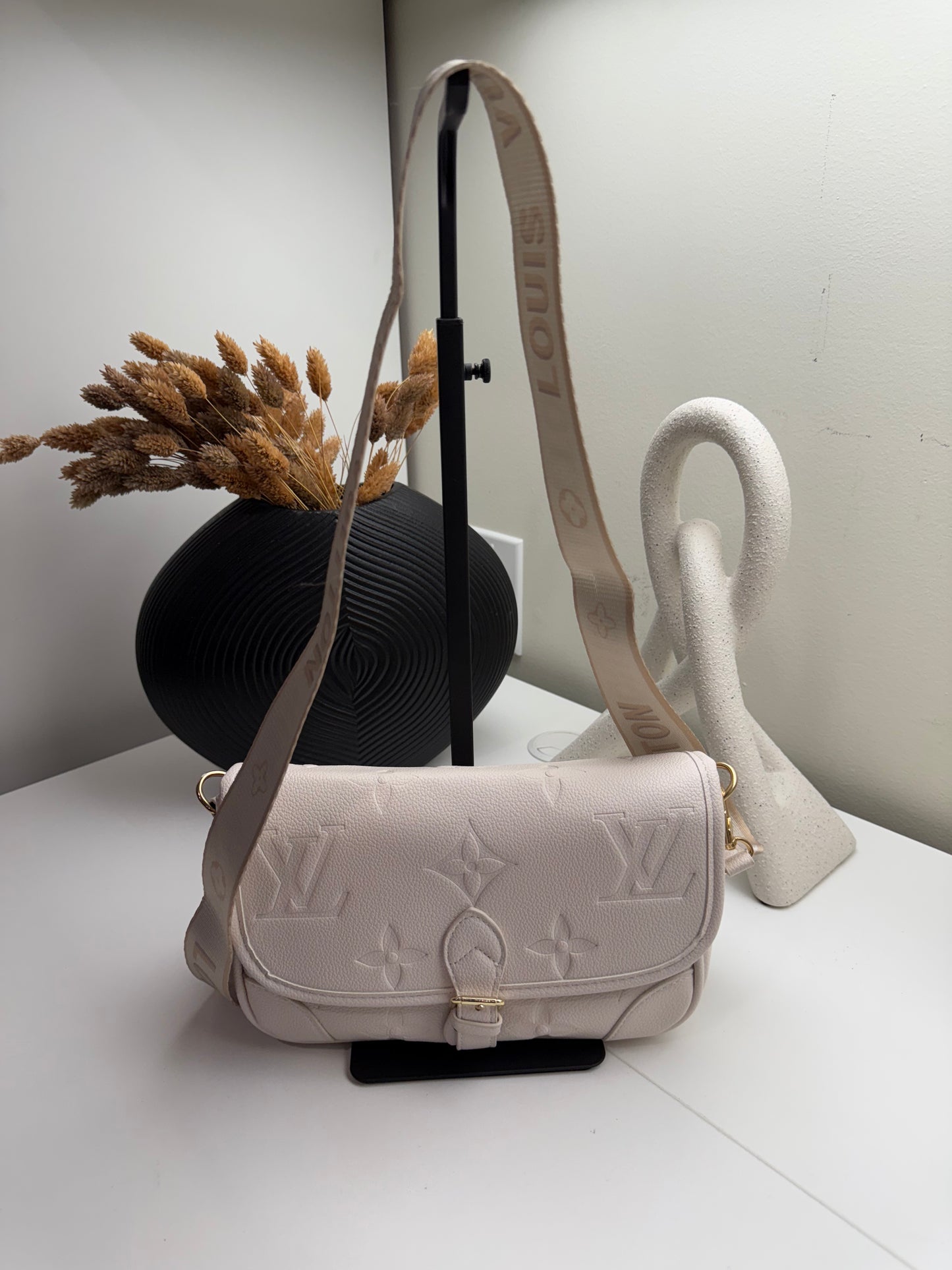 Premium Soft Leather Bag with Adjustable Strap and Elegant Design
