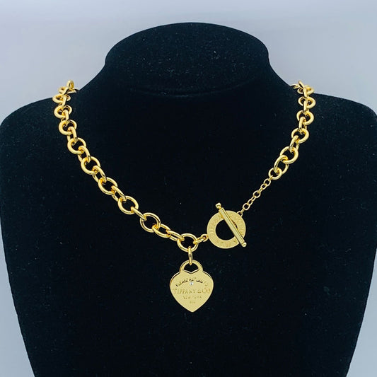 Stylish Toggle Necklace with Heart Charm