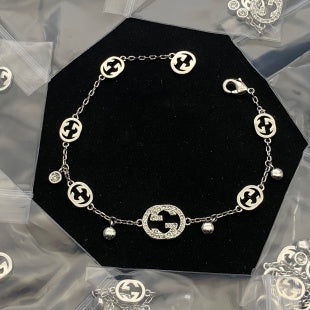 Interlocking Oval Chain Bracelet