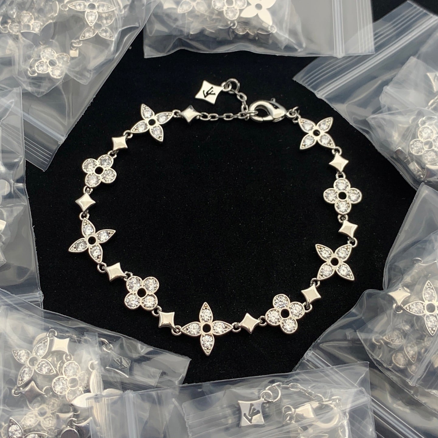 Sparkling Clover and Diamond Shape Link Bracelet