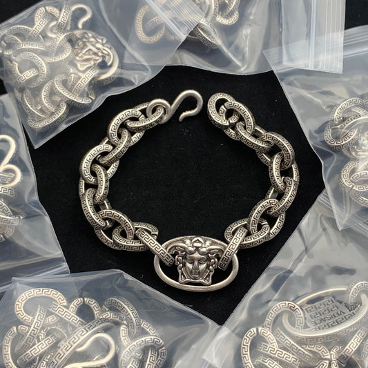 Sculpted Medallion Chain Bracelet - Timeless Luxury Design
