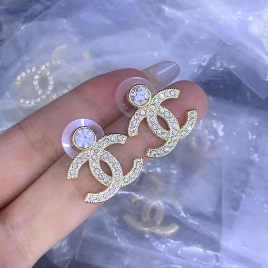 Elegant Rhinestone Twist Design Post Earrings