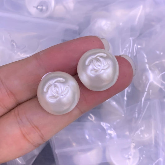 Elegant White Resin Button Earrings