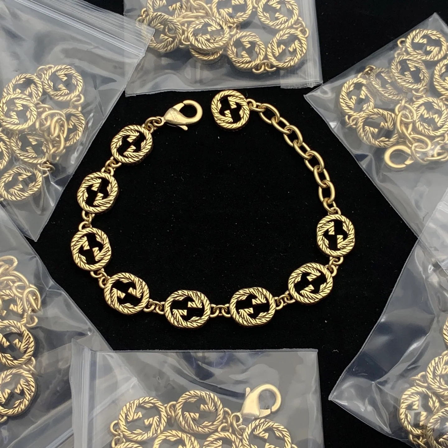 Interlocking Wreath Link Gold-Tone Bracelet - Adjustable Clasp