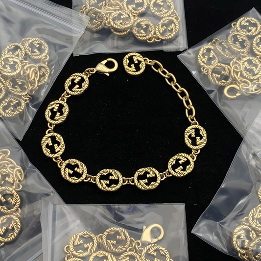 Interlocking Wreath Link Gold-Tone Bracelet - Adjustable Clasp
