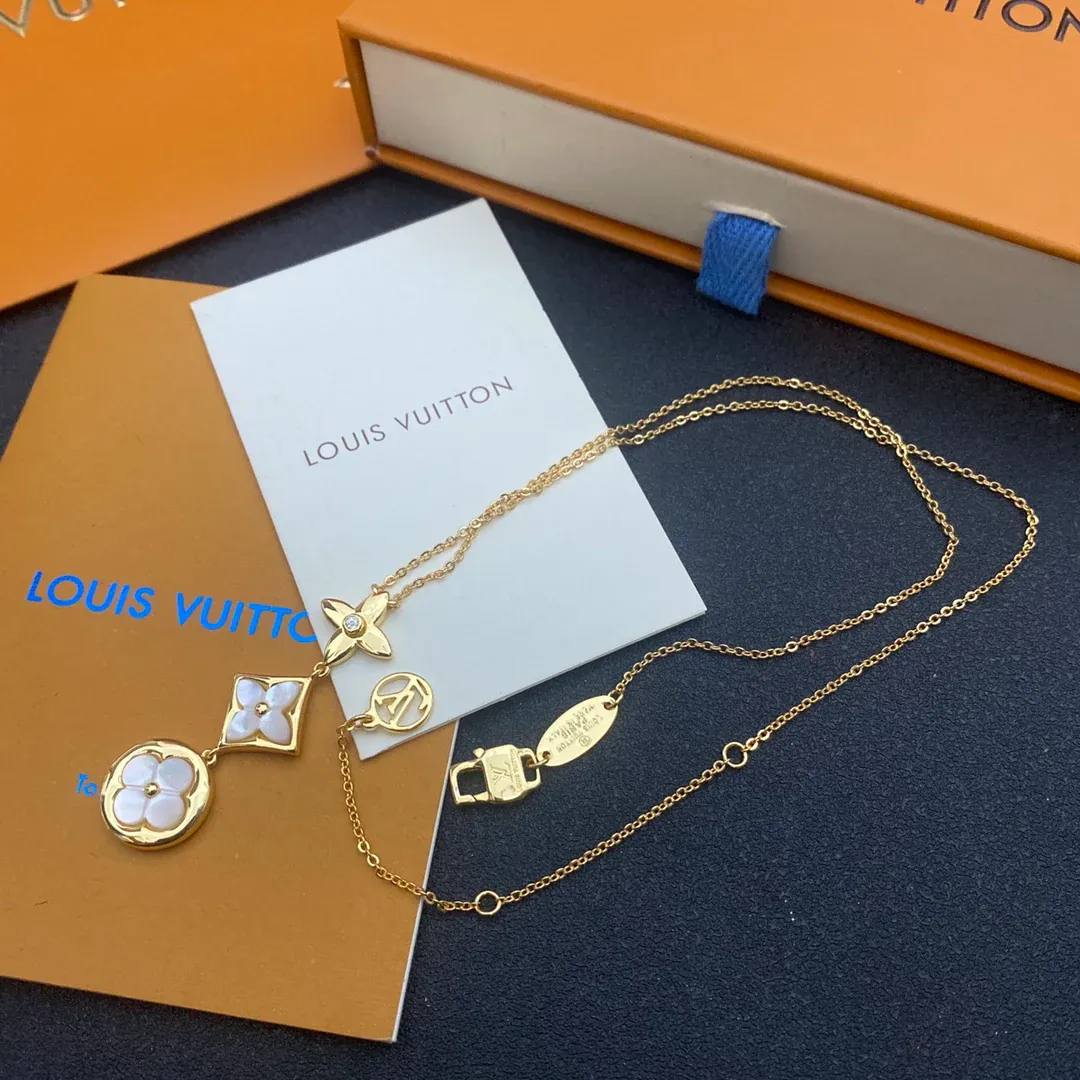 Fashionable Gold Chain Necklace with Dual Geometric Charms