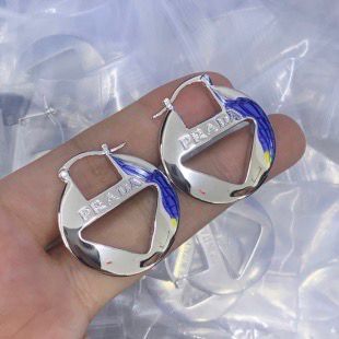 Chic Gold Tone Circle Hoop Earrings