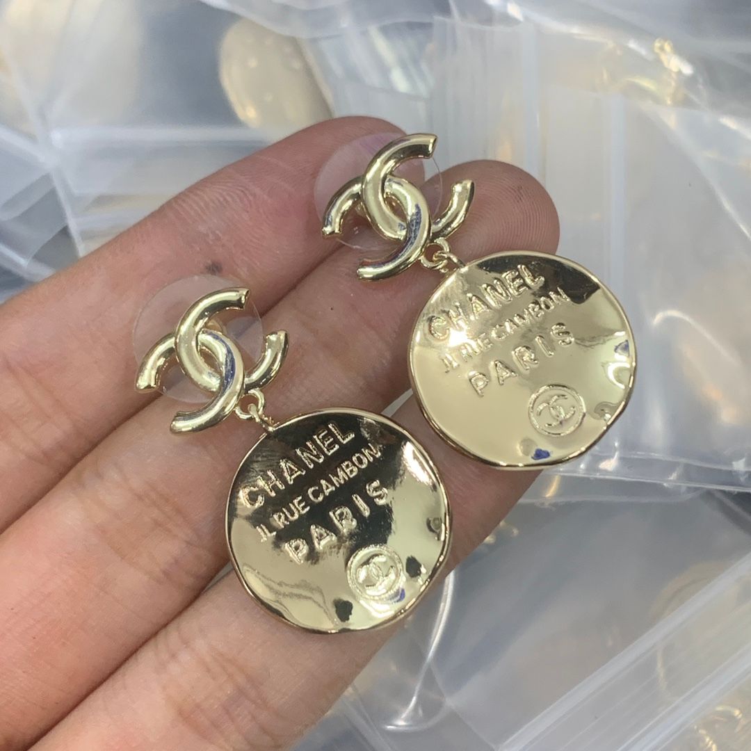 Chic Interlocking C Drop Earrings