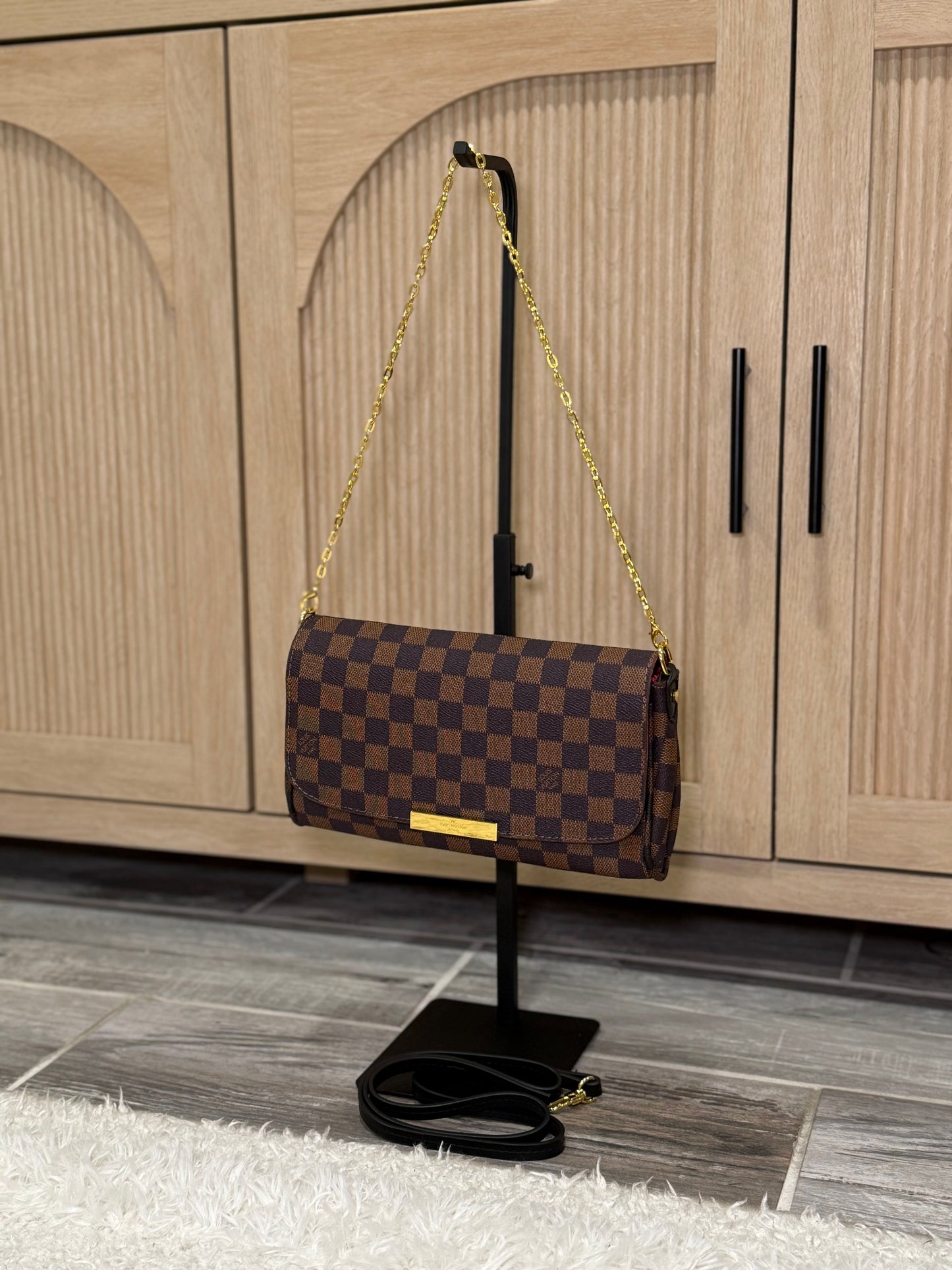 Luxury Checkered Barrel Shoulder Bag